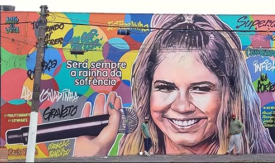 Marília Mendonça ganha grafite com 23 metros em sua homenagem