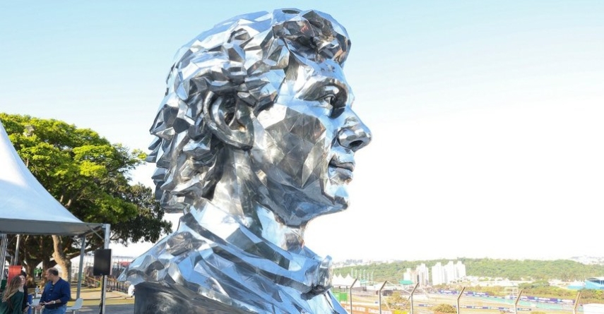 Escultura em homenagem a Ayrton Senna foi inaugurada no Autódromo de Interlagos