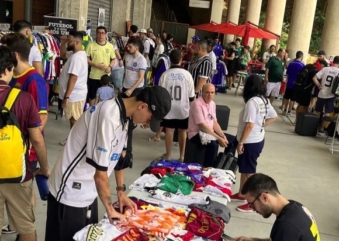 Museu do Futebol sedia maior encontro de colecionadores de camisas de futebol do país