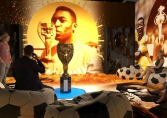 Mostra interativa e tecnológica em homenagem a Pelé está em cartaz no Shopping Eldorado