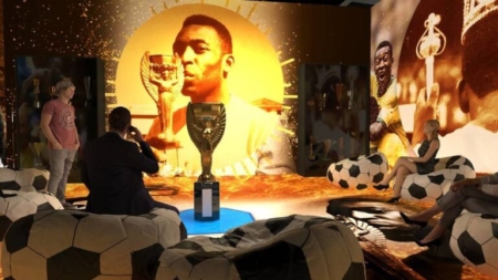 Mostra interativa e tecnológica em homenagem a Pelé está em cartaz no Shopping Eldorado